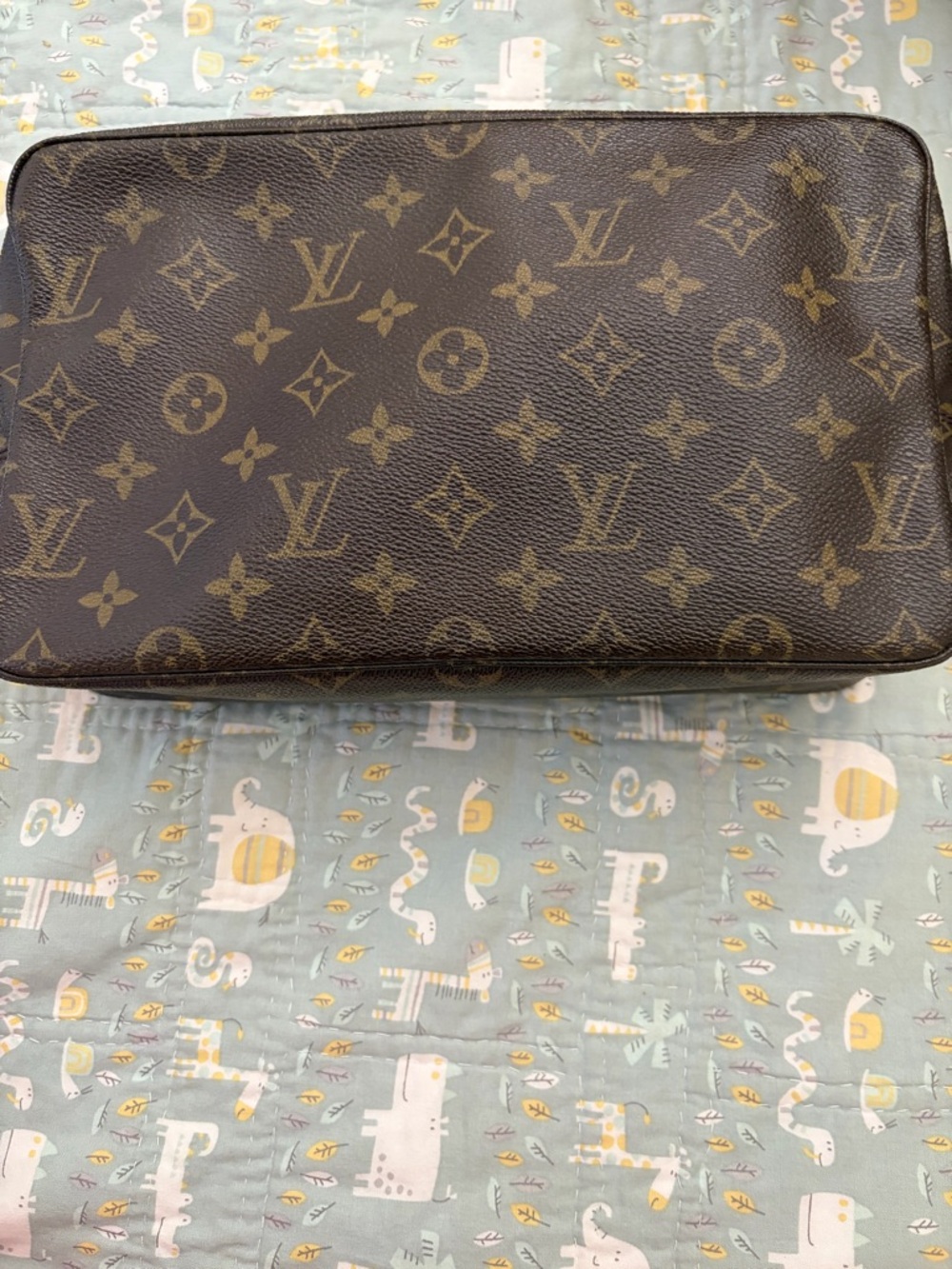 Louis Vuitton Vintage Trousse 28 Cosmetic Pouch (PRICE FIRM)